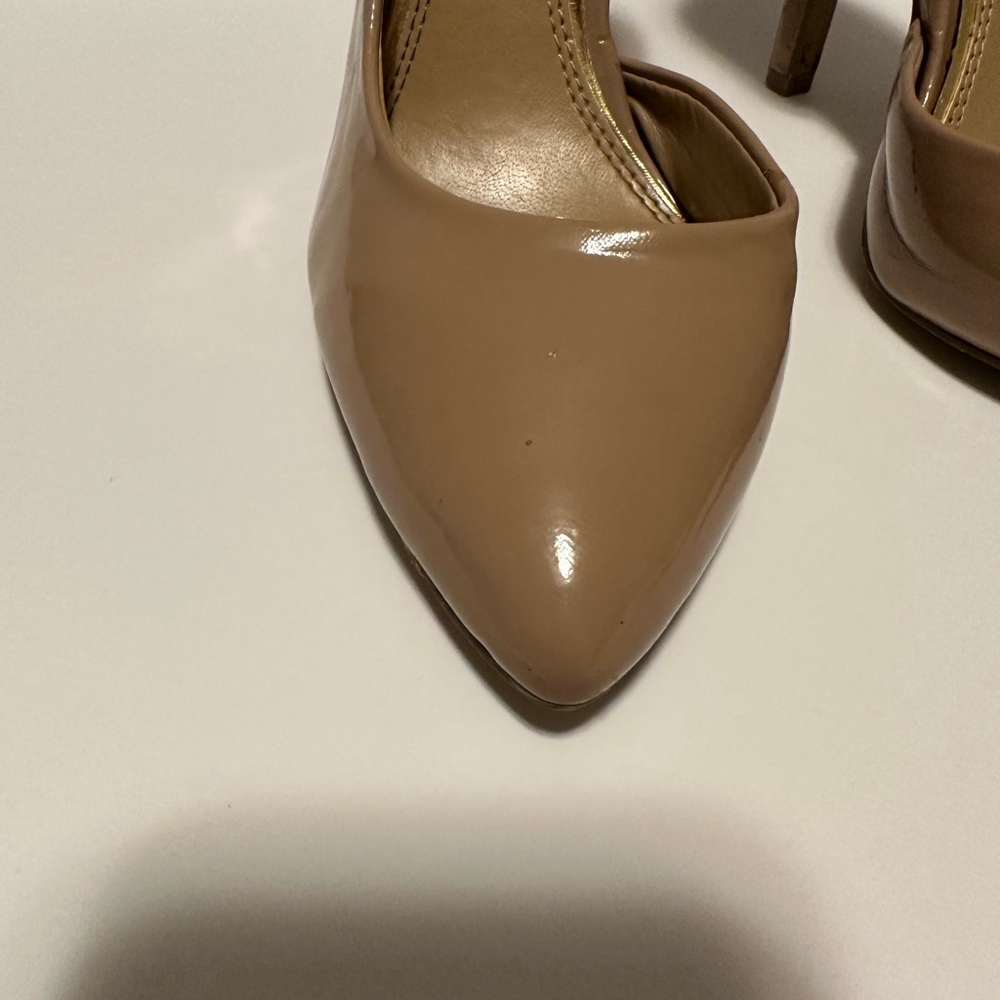 BCBG Patent Nude Pumps Size 6/36 Wide - Picture 2 of 15